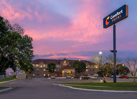Comfort Suites Omaha East-Council Bluffs 1
