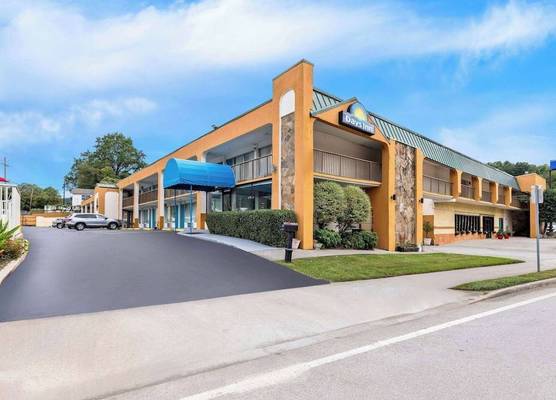 Days Inn by Wyndham Clayton 1