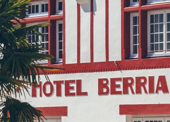 Hôtel Berria par La Maison de Pierre 1