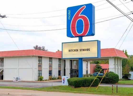 Motel 6-Palestine, TX 1