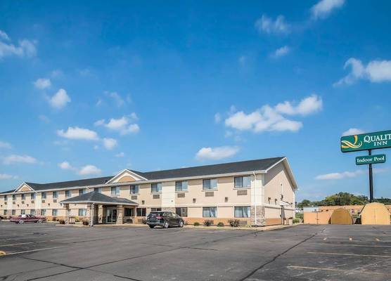 Quality Inn Coralville - Iowa River Landing 1