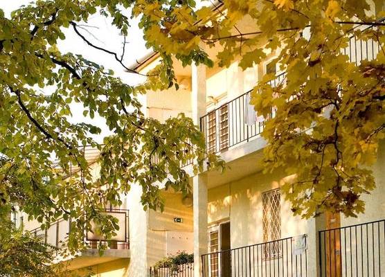 Gold Apartments 1