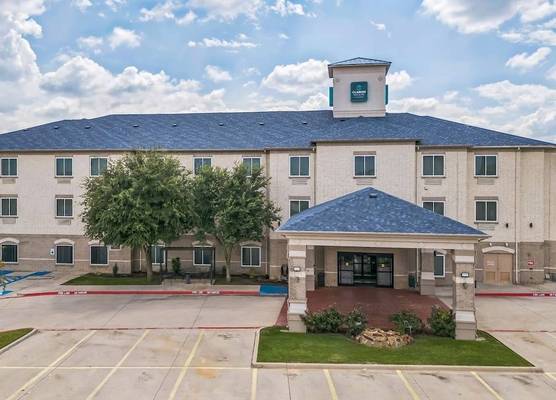 Clarion Inn & Suites Weatherford South 1