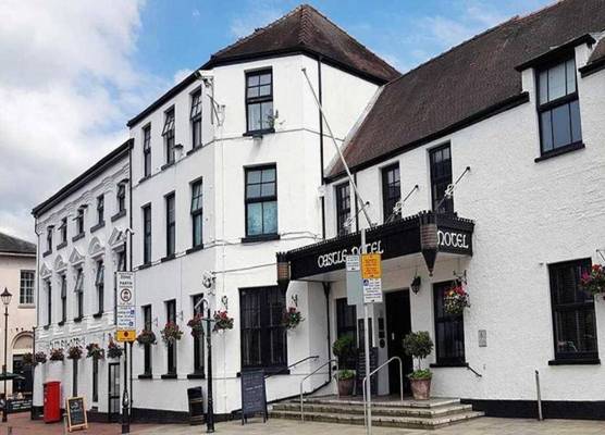 The Castle Hotel Neath 1