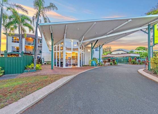 Koala Court Holiday Apartments 1