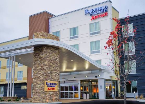 Fairfield Inn and Suites Canton South 1