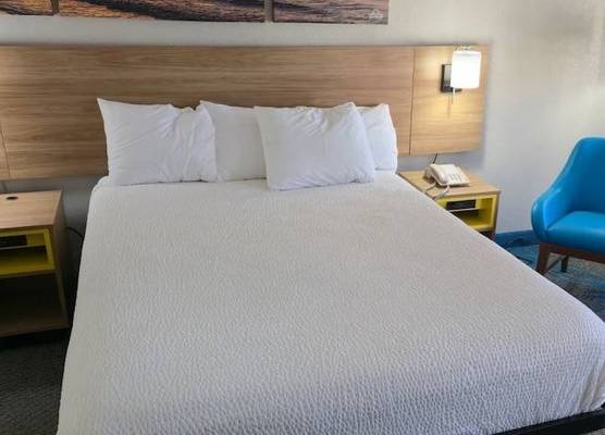 Days Inn by Wyndham Elberton 1