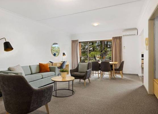 Oxley Court Serviced Apartments 1