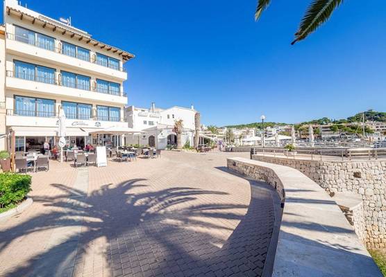 Hostal Port Corona 1