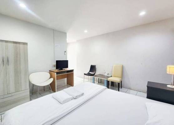 Freesia Bangphi Guest House 1