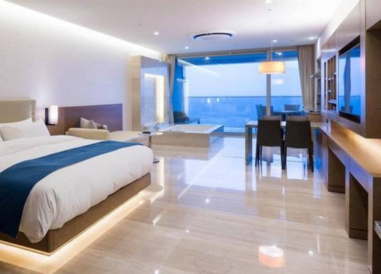 Sun Cruise Resort and Yacht 1