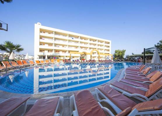 Tuntas Family Suites Kusadasi 1