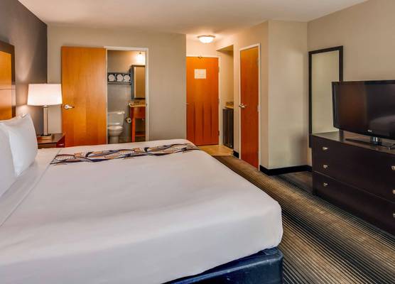 Best Western Plus Hyde Park Chicago Hotel 1