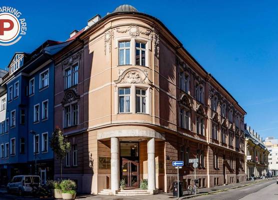 Elisabeth Old Town 1