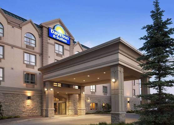 Days Inn & Suites by Wyndham Collingwood 1