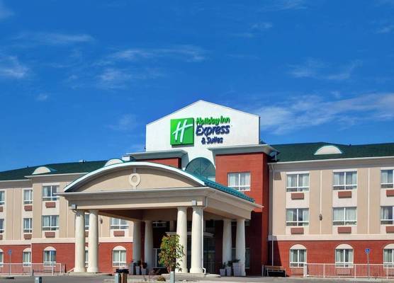 Holiday Inn Express & Suites HINTON by IHG 1