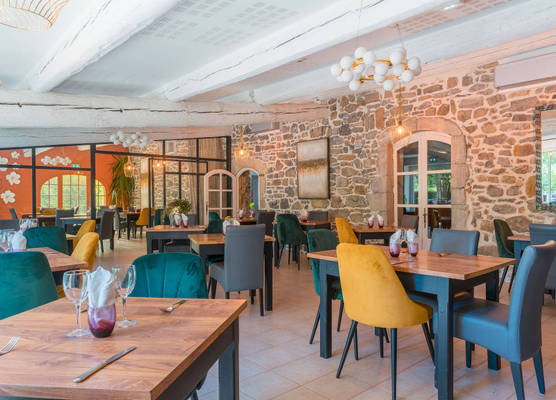 Logis Hôtel Restaurant Le Pradinas 1