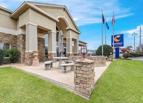 Comfort Inn & Suites Greenwood near University 1