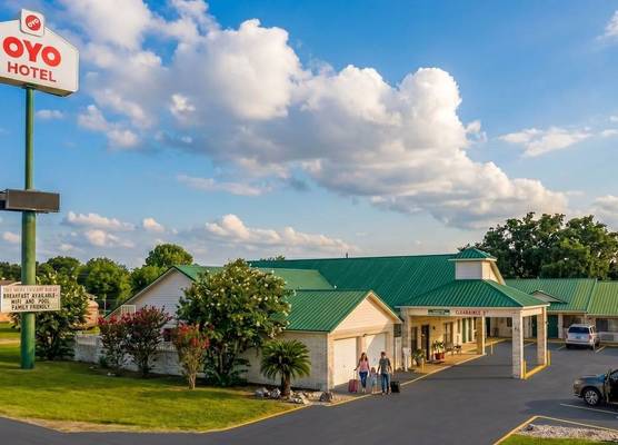 OYO Hotel Yoakum West 1