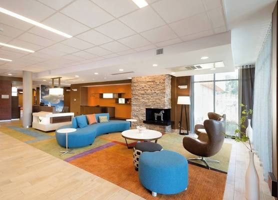 Fairfield Inn & Suites by Marriott Decorah 1