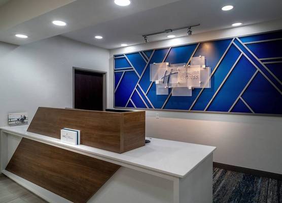 Holiday Inn Express & Suites CHARLESTON-KANAWHA CITY by IHG 1