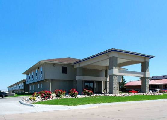 Econo Lodge Inn & Suites Kearney South 1