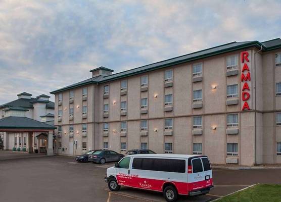 Ramada by Wyndham Red Deer Hotel & Suites 1