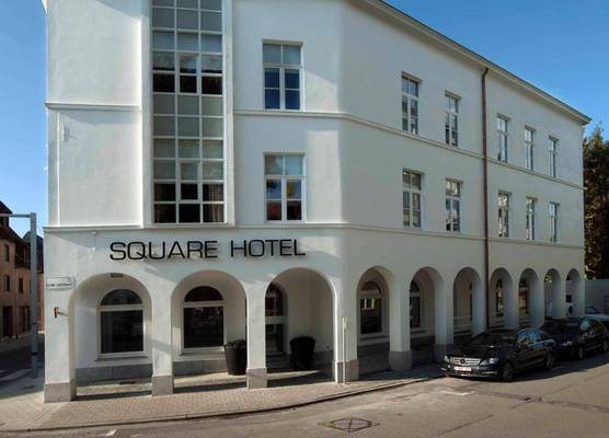 Square Hotel 1