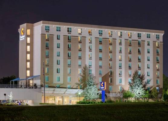 Comfort Inn & Suites Presidential 1