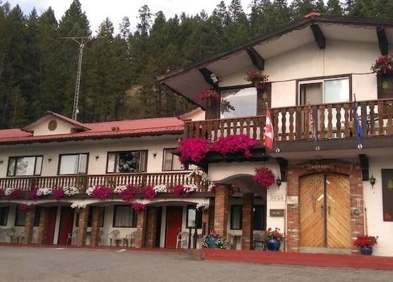 Gables Motel 1