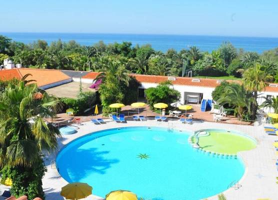 Marina Club Hotel 1