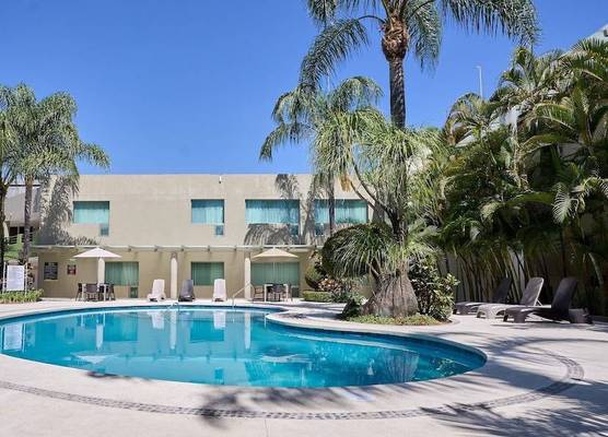 Hotel Estancia Business Class 1