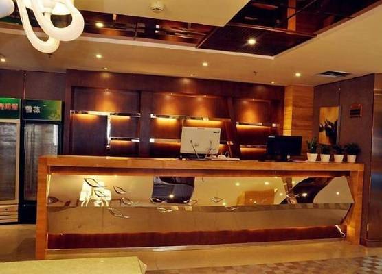 Yueyue Hotel (Zhengzhou Datong Road Railway Station East Plaza) 1