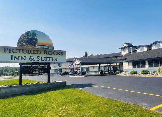 Pictured Rocks Inn and Suites 1