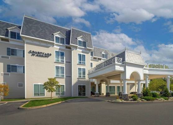 Courtyard by Marriott Lenox Berkshires 1
