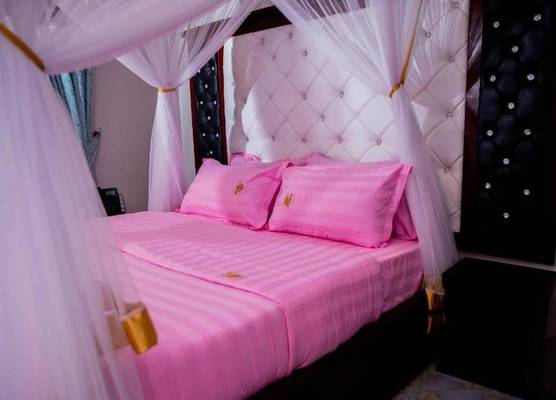 Romeos Hotel 1