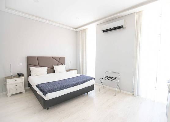 Grande Pensao Residencial Alcobia 1