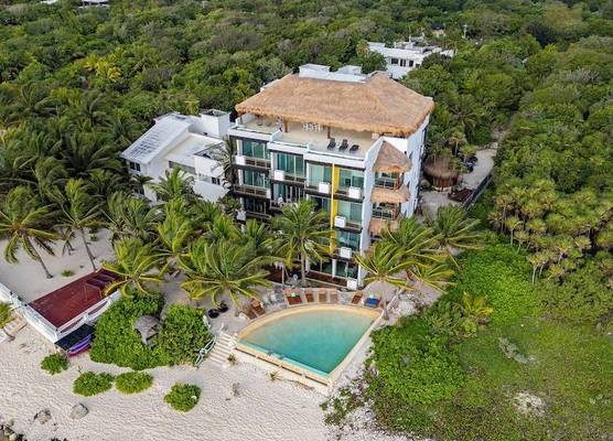 Angelina 28 Beachfront and Family Apartments - Modern and Relaxing Long Stays - 20 min from Cancun Airport 1
