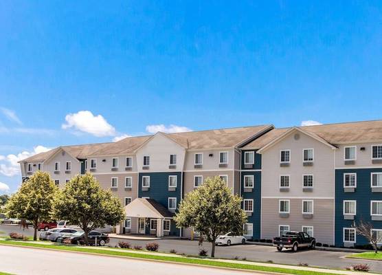 WoodSpring Suites Bentonville 1