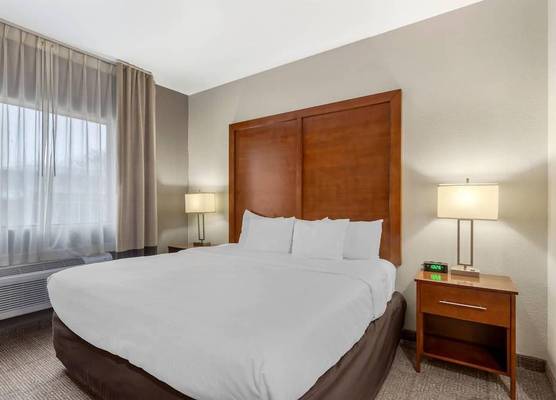 Comfort Suites Brenham 1