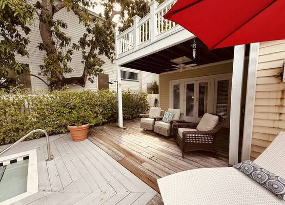 The Independent Inn 1