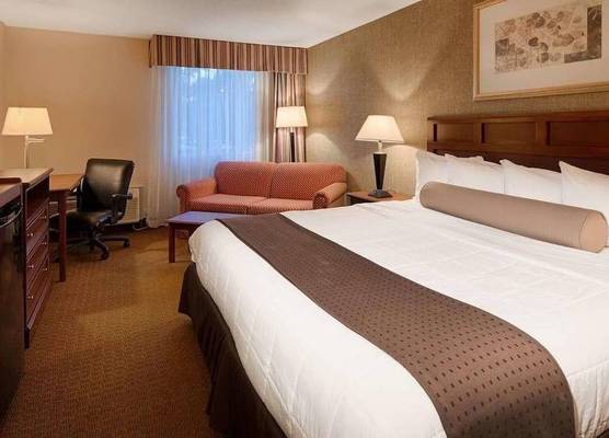 Baymont Inn & Suites 1