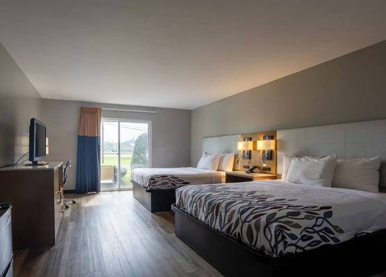 Colonial Brick Inn & Suites 1
