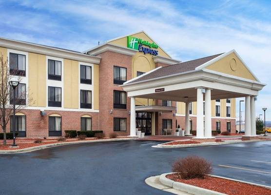 Holiday Inn Express & Suites MARTINSVILLE-BLOOMINGTON AREA by IHG 1