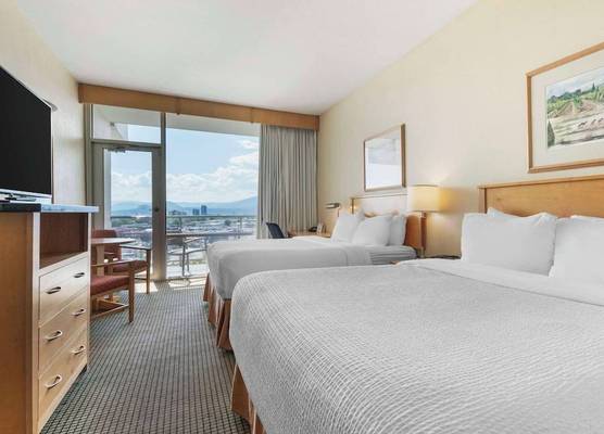 Best Western Plus Kelowna Hotel & Suites 1
