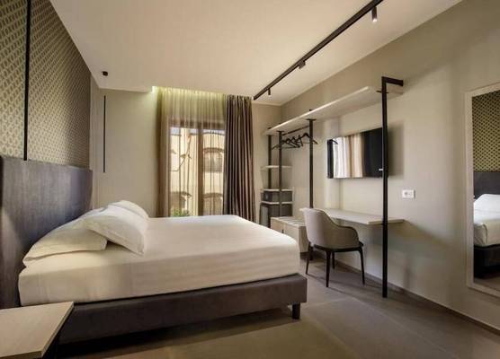 Fly Suite Rome Airport 1