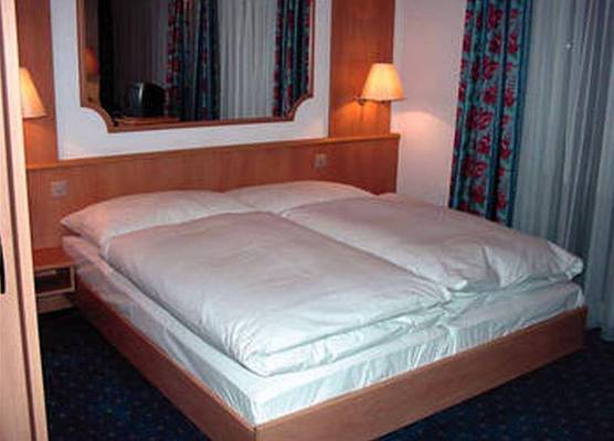 Hotel und Appartments Eden 1