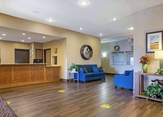 Comfort Inn & Suites Pittsburg KS 1