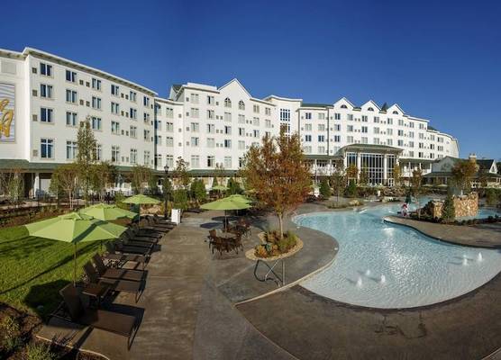 Dollywood's DreamMore Resort and Spa 1