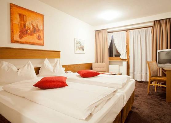 Hotel Gasthof Mitteregger -Best place in town with summercard and breakfast 1